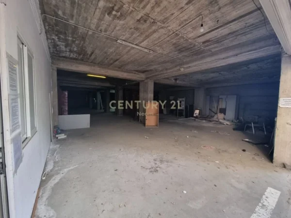 Tirane, shes ambjent biznesi Kati 0, 600 m² 600.000 € (Selitë)