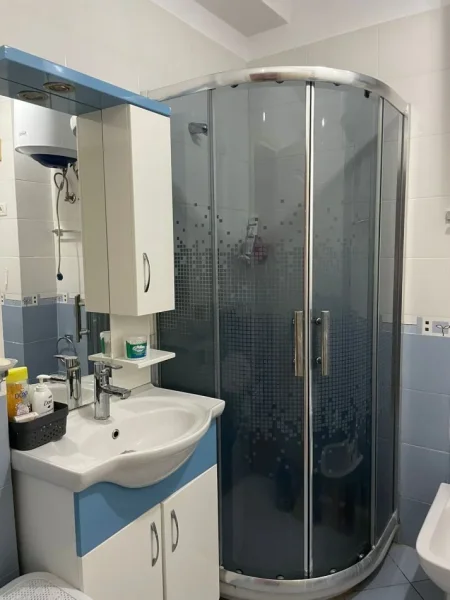 Durres, jepet me qera apartament 1+1+Ballkon Kati 4, 70 m² 350 € (Plazh, Durres)