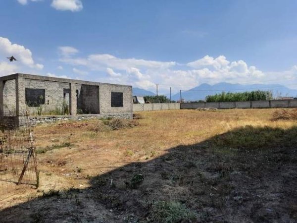 Tirane, shes toke 1.600 m² Mbrapa QTU-se 65 Euro/m2