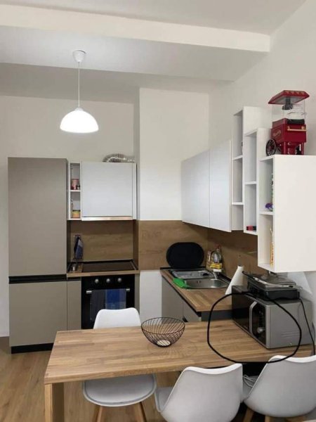 Tirane, jepet me qera apartament Kati 6, 65 m² 400 Euro (Frosina Plaku)