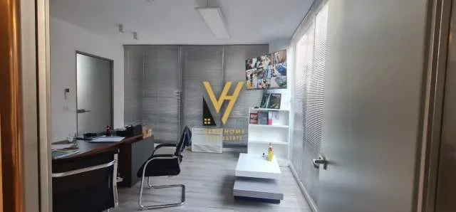 Tirane, jepet me qera zyre Kati 1, 450 m² 3.500 Euro (TREGU ELEKTRIK)