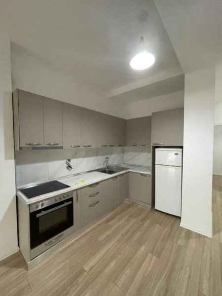 Tirane, jepet me qera apartament 2+1+BLK Kati 5, 110 m² 350 Euro (stacioni i trenit)