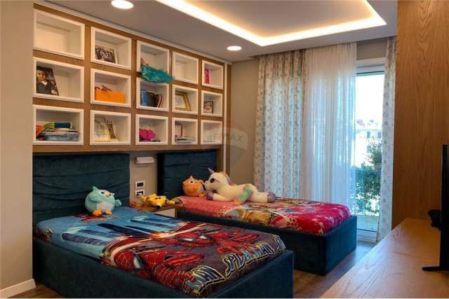 Tirane, jepet me qera apartament 4+1+A+BLK Kati 0, 210 m² 2.000 Euro (Shyqyri Brari)
