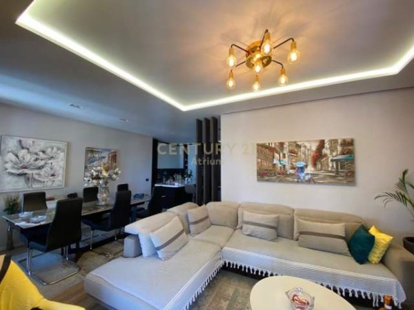 Tirane, jepet me qera apartament duplex 2+1+A+BLK Kati 8, 112 m² 1.500 Euro (Rruga e Kavajes)