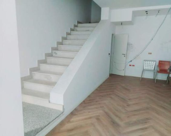 Tirane, jepet me qera apartament duplex 2+1+BLK Kati 0, 112 m² 500 Euro (Myslym Shyri)