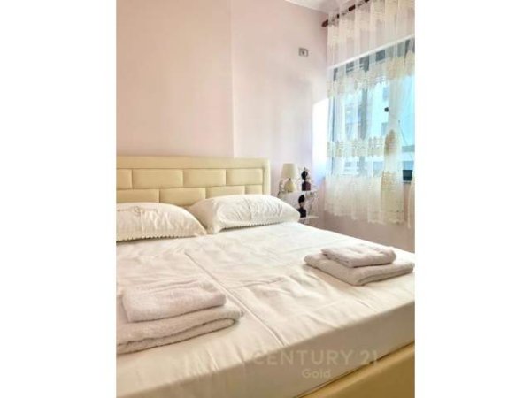 Te Pallati me Shigjeta shesim apartament 2+1! Kati 3, 80 m² 82.000 Euro