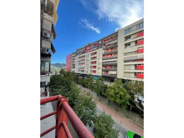 Tirane, shitet apartament 2+1+BLK Kati 3, 141 m² 245.000 Euro (liqeni)