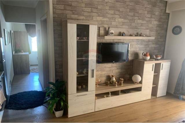 Tirane, jepet me qera apartament 2+1 Kati 4, 75 m² 450 Euro (don bosko)