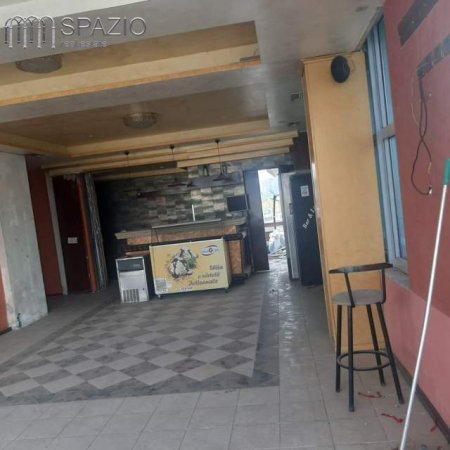 Tirane, jepet me qera ambjent biznesi Kati 5, 200 m² 1.000 Euro (Ura Vasil Shanto)