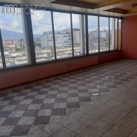 Tirane, jepet me qera ambjent biznesi Kati 5, 200 m² 1.000 Euro (Ura Vasil Shanto)