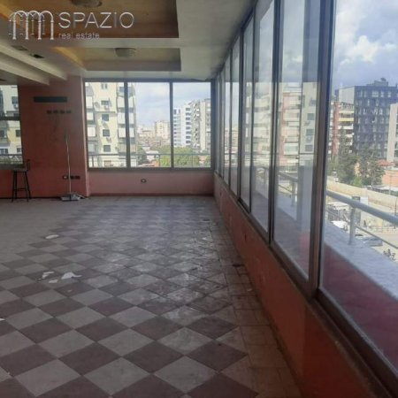 Tirane, jepet me qera ambjent biznesi Kati 5, 200 m² 1.000 Euro (Ura Vasil Shanto)