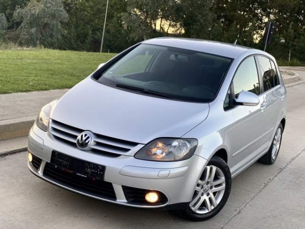 Tirane, shes makine Volkswagen Golf 5 Plus Viti 2007,