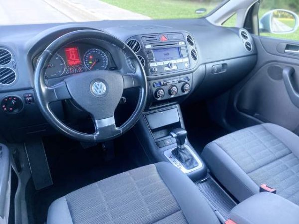 Tirane, shes makine Volkswagen Golf 5 Plus Viti 2007,