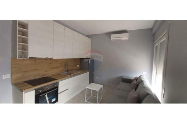 Tirane, jepet me qera apartament 1+1+BLK Kati 2, 56 m² 450 Euro (RRUGA E DIBRES)