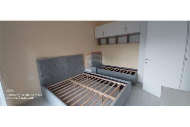 Tirane, jepet me qera apartament 1+1+BLK Kati 2, 56 m² 450 Euro (RRUGA E DIBRES)
