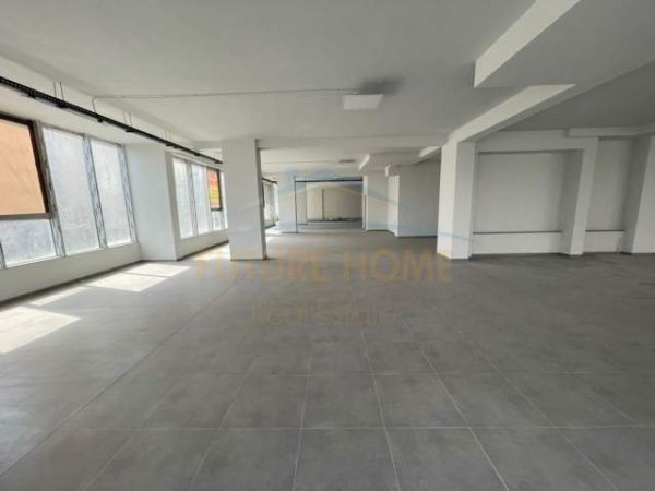 Tirane, jepet me qera ambjent biznesi Kati 1, 750 m² 3.000 Euro (Unaza e Re)