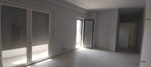 Tirane, shitet apartament 1+1+BLK Kati 3, 52 m² 82.000 Euro (Rruga e Dibres)