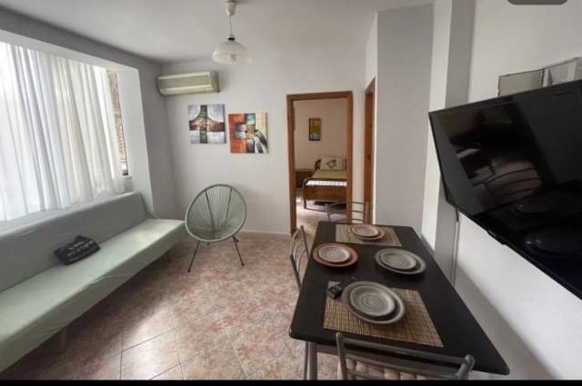 Jepet me qera apartament 2+1+A+BLK Kati 2, 80 m² 350  (ne zonen e Golemit prane Hotel Epidam)