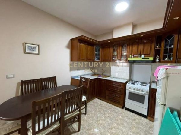 Tirane, jepet me qera apartament 2+1+BLK Kati 6, 94 m² 430 Euro (Don Bosko)