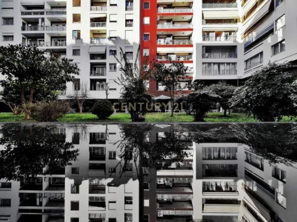 Tirane, jepet me qera zyre Kati 7, 180 m² 1.700 Euro (Liqeni i Tiranes)