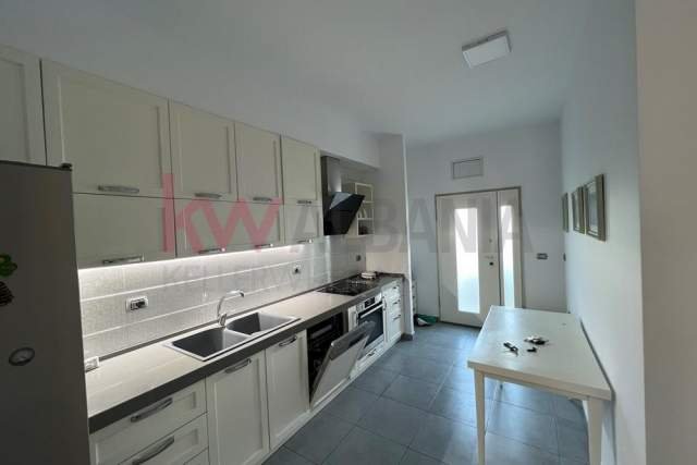 Tirane, apartament duplex 3+1+A+BLK Kati 1, 150 m² 700 Euro (Rruga Peti)
