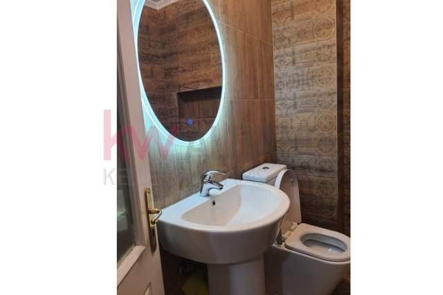Tirane, jepet me qera apartament 1+1 Kati 3, 70 m² 450  (Komuna e Parisit)