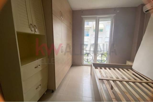Tirane, jepet me qera apartament duplex 2+1+BLK Kati 4, 130 m² 550 Euro (Kodra e Diellit)