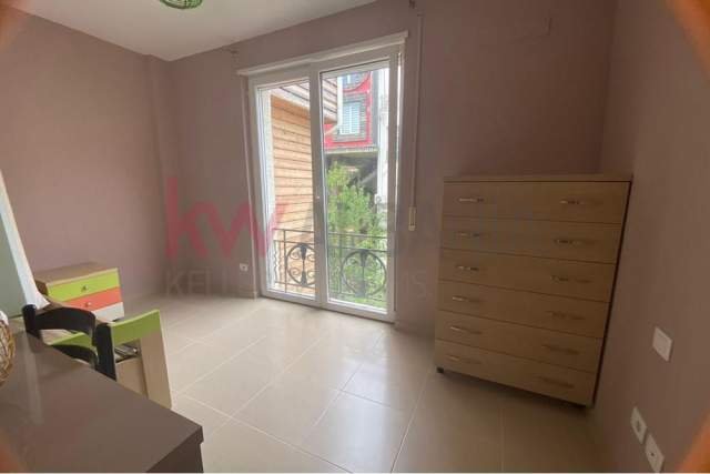 Tirane, jepet me qera apartament duplex 2+1+BLK Kati 4, 130 m² 550 Euro (Kodra e Diellit)