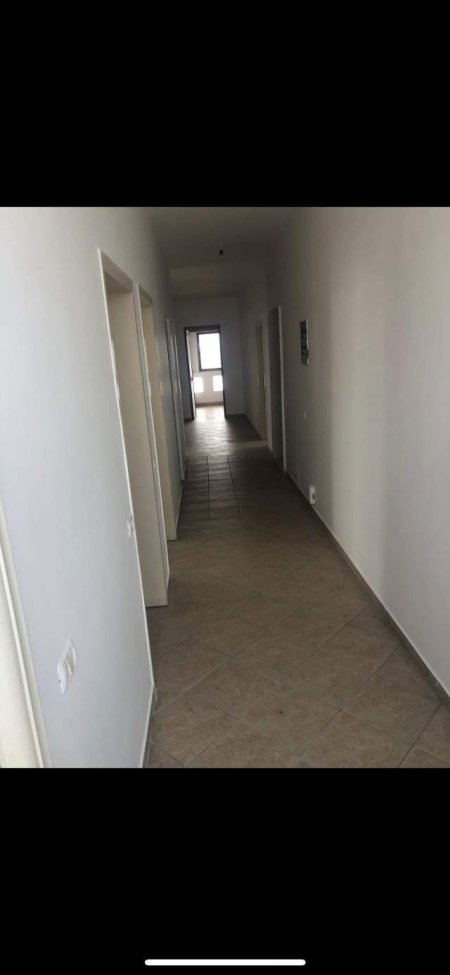Tirane, jepet me qera apartament 5+1+A+BLK Kati 7, 350 m² 380 Euro