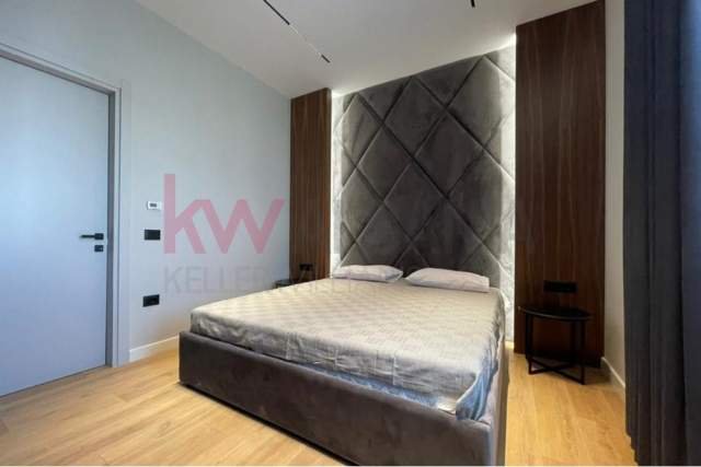 Tirane, jepet me qera apartament 3+1 Kati 5, 136 m² 1.000 Euro (21 Dhjetori)