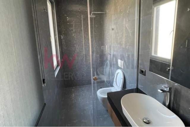 Tirane, jepet me qera apartament 3+1 Kati 5, 136 m² 1.000 Euro (21 Dhjetori)