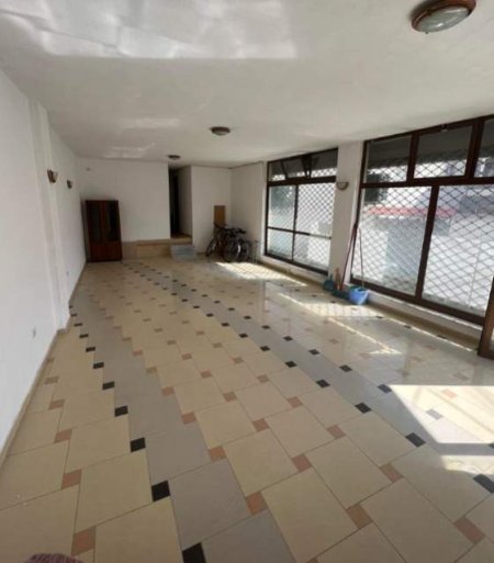 Shqiperi, jepet me qera ambjent biznesi Kati 1, 70 m² 215 Euro (Bulevard Gjergj Kastrioti)