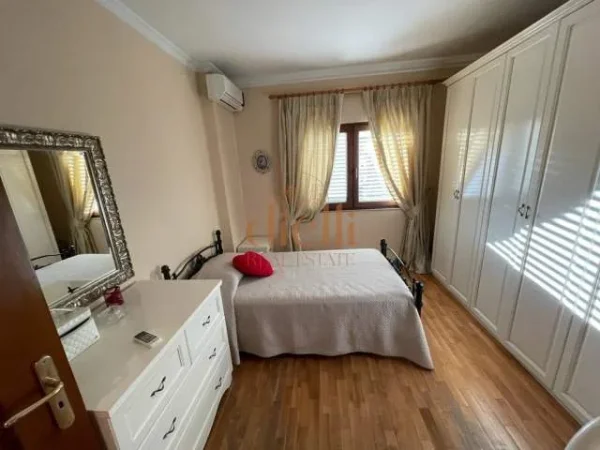 Tirane, jepet me qera apartament 3+1 Kati 6, 150 m² 1.000 Euro (stadiumi Dinamo)