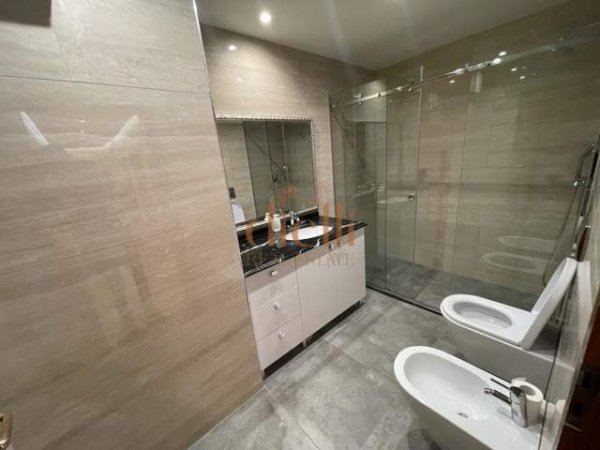 Tirane, jepet me qera apartament 3+1 Kati 6, 150 m² 1.000 Euro (stadiumi Dinamo)