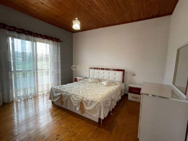 Tirane, jepet me qera Vile 3+1+A+BLK Kati 0, 279 m² 1.000 Euro (Sauk)