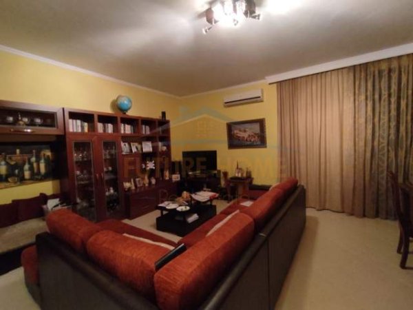 Shitet, Apartament 2+1, Unaza E Madhe, Tiranë. 117,000 € ID: OPP+27551