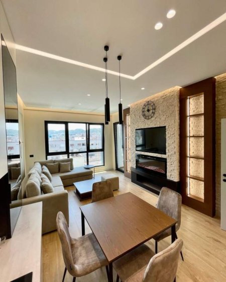 Japim me qira apartament 1+1 te "Square 21", 76 m² 650 Euro