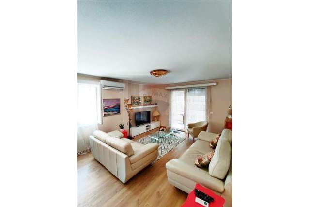 Tirane, jepet me qera apartament 2+1 Kati 1, 115 m² 750 Euro (Reshit Collaku)