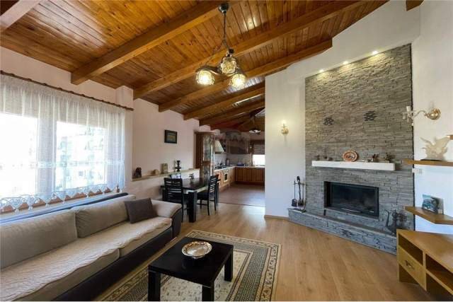 Tirane, jepet me qera Penthouse 2+1 Kati 8, 133 m² 1.300 Euro (bllok)