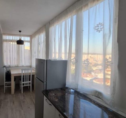 Tirane, jepet me qera 1+1 Kati 12, 320 Euro