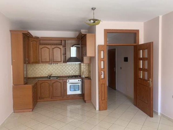 Tirane, jepet me qera apartament 2+1+BLK Kati 2, 110 m² 400 Euro (Ibrahim Dervishi)