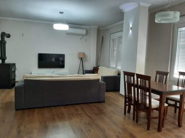 Tirane, jap me qera Vile 3+1 Kati 2, 135 m² 500 Euro (Rruga 4 Deshmoret)