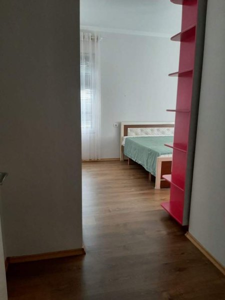 Tirane, jap me qera Vile 3+1 Kati 2, 135 m² 500 Euro (Rruga 4 Deshmoret)