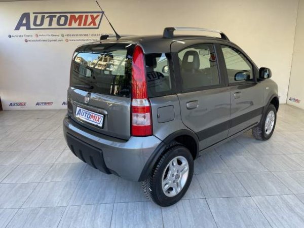 Tirane, shes makine Fiat panda Viti 2011, 5.700 Euro