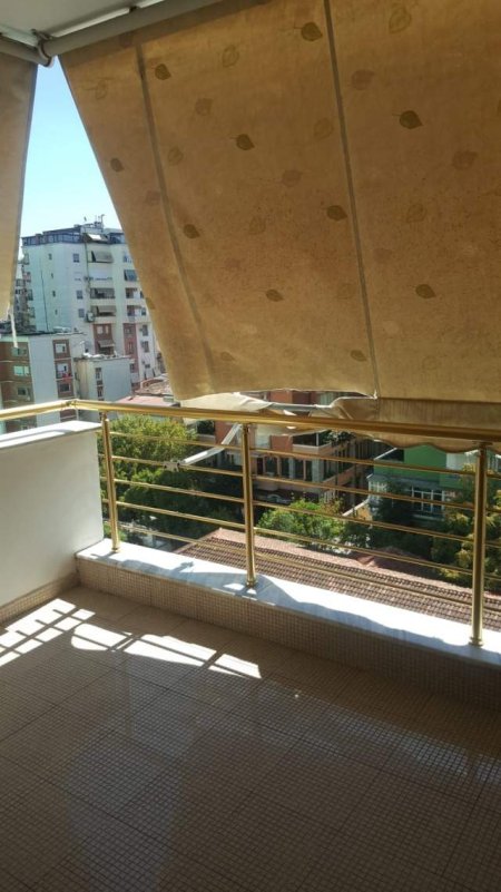 Tirane, jepet me qera apartament 2+1+BLK Kati 5, 112 m² 800 Euro (vaso pasha)