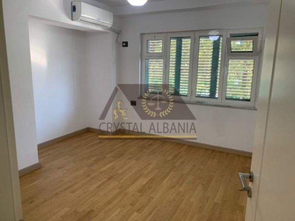 Tirane, jepet me qera apartament 1+1+BLK Kati 2, 70 m² 450 Euro (Restorant Piazza)