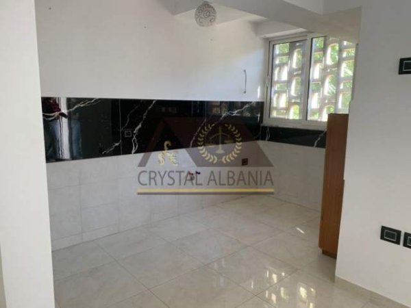 Tirane, jepet me qera apartament 1+1+BLK Kati 2, 70 m² 450 Euro (Restorant Piazza)