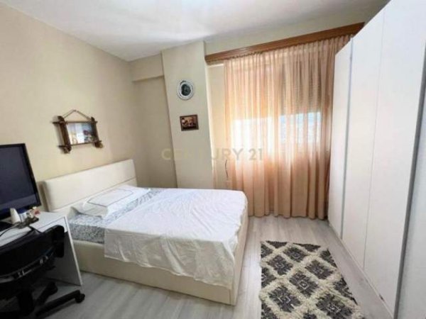 Tirane, jepet me qera apartament 3+1+A+BLK Kati 6, 120 m² 700 Euro (Blv. Zogu i Pare)