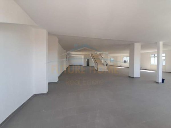 Durres, jepet me qera apartament Kati 2, 750 m² 1.300 Euro (Shkozet)