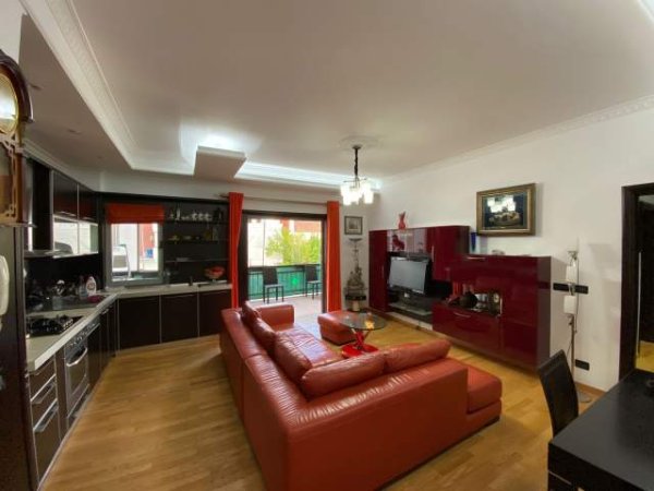 Tirane, jepet me qera apartament 2+1+BLK Kati 3, 110 m² 550 Euro (Ministria e Jashtme)